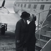 a Farwell kiss at Dublin Airport